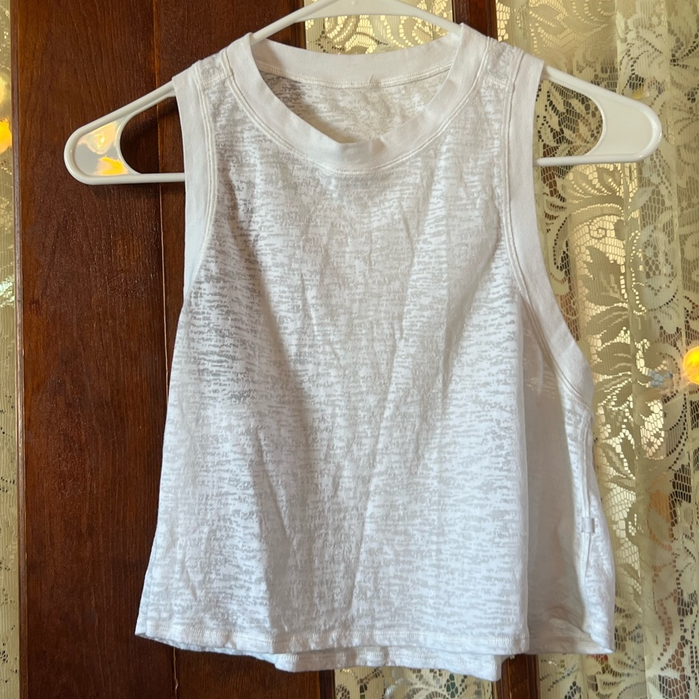 Lululemon White Camo Crop Tank 🍋